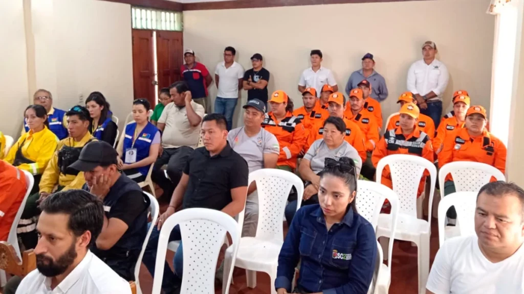Santa Cruz Fortalece Prevención de Incendios Forestales en San Javier y Reconoce a sus Bomberos